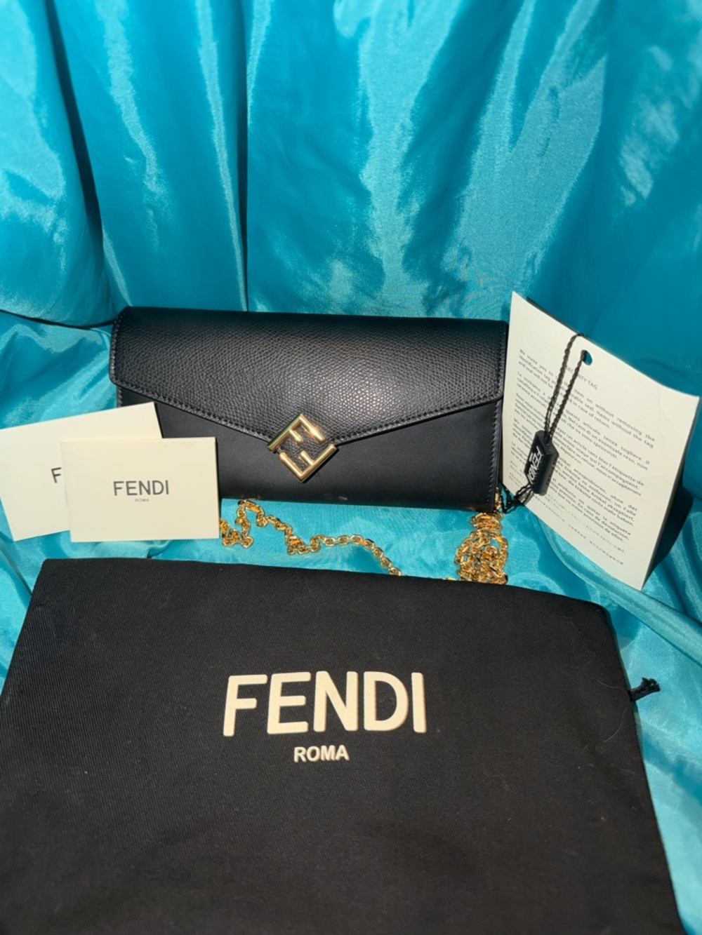 Fendi-FF Diamonds Continental Wallet on Chain,made of textured calfskin leather - Picture 3 of 15
